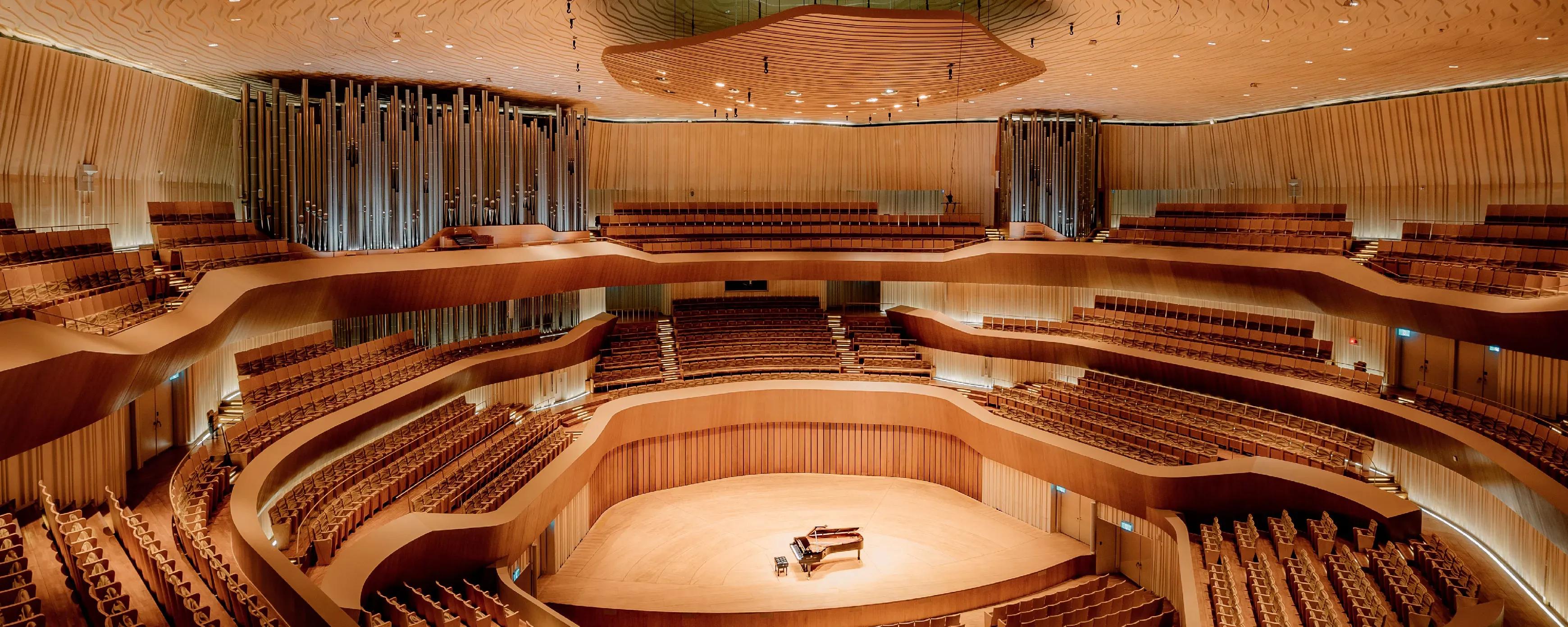 Weiwuying's Concert Hall is Taiwan's only music venue with vineyard-style seating. Take a look with Teacher CHIANG to see what's so special about it.